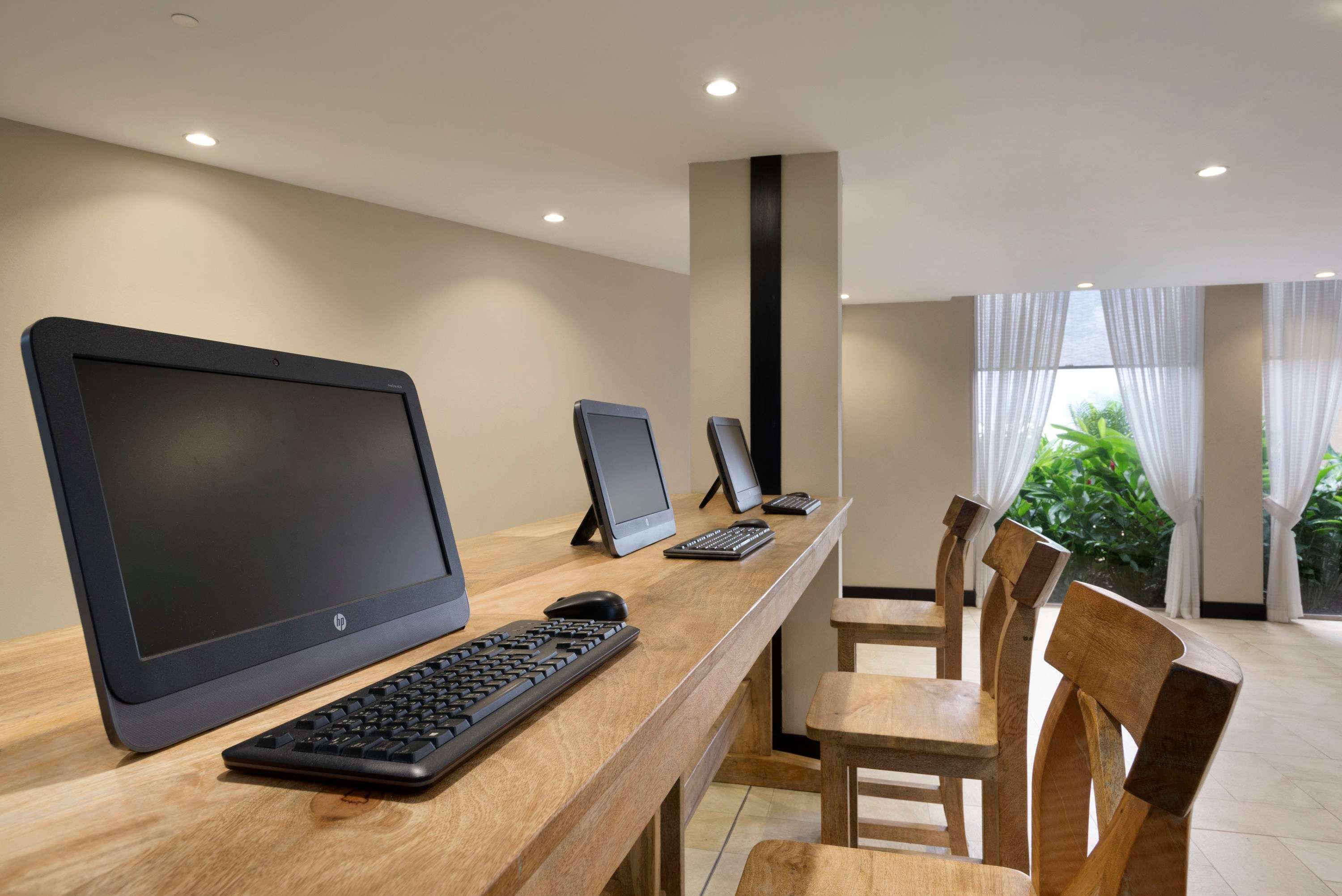 Ramada Resort By Wyndham Dar Es Salaam Extérieur photo
