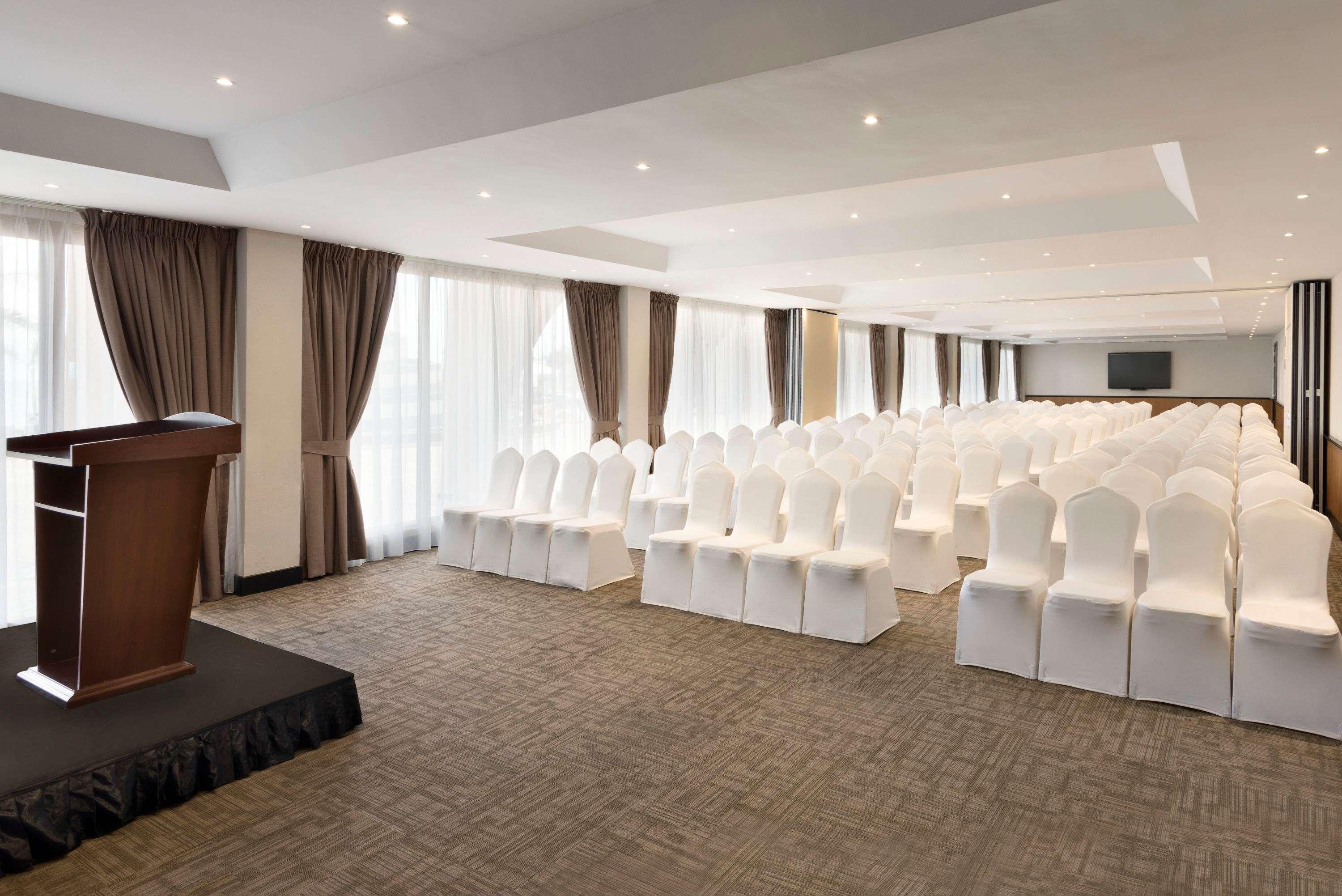 Ramada Resort By Wyndham Dar Es Salaam Extérieur photo
